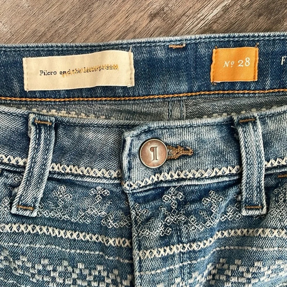 ANTHROPOLOGIE Pilcro Embroidered Stet Denim Shorts size 28 - Picture 7 of 11